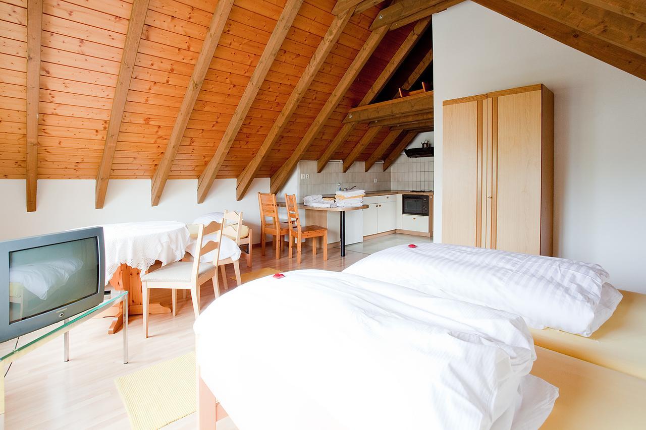 Freihof Embrach Bed & Breakfast Ngoại thất bức ảnh