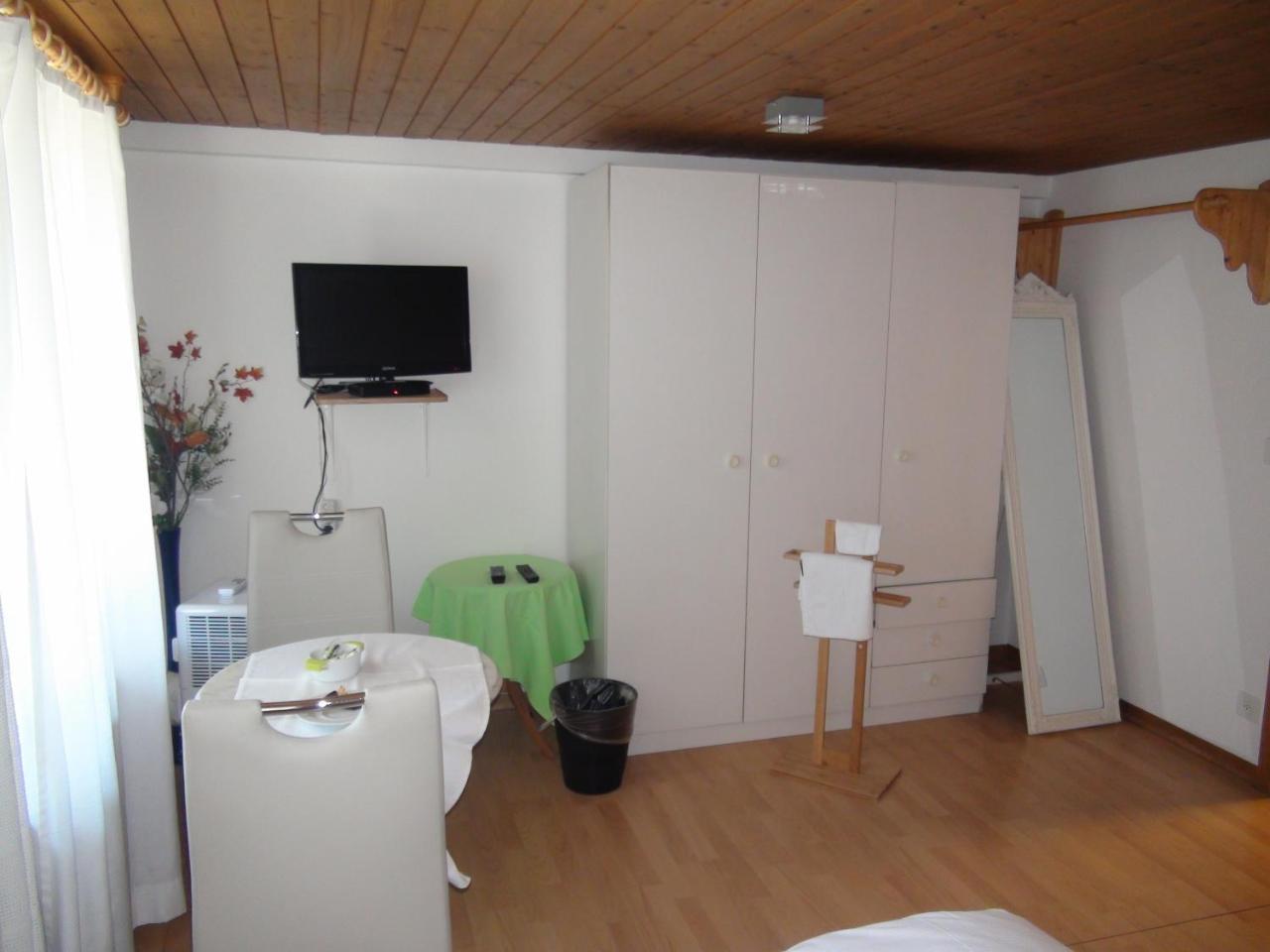 Freihof Embrach Bed & Breakfast Ngoại thất bức ảnh